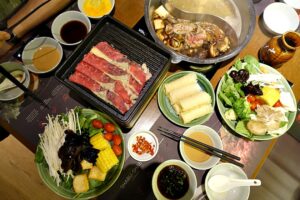Momo Paradise: A Culinary Journey Through Japan's Hotpot Heaven