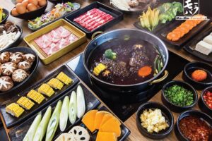 Momo Paradise: A Culinary Journey Through Japan's Hotpot Heaven